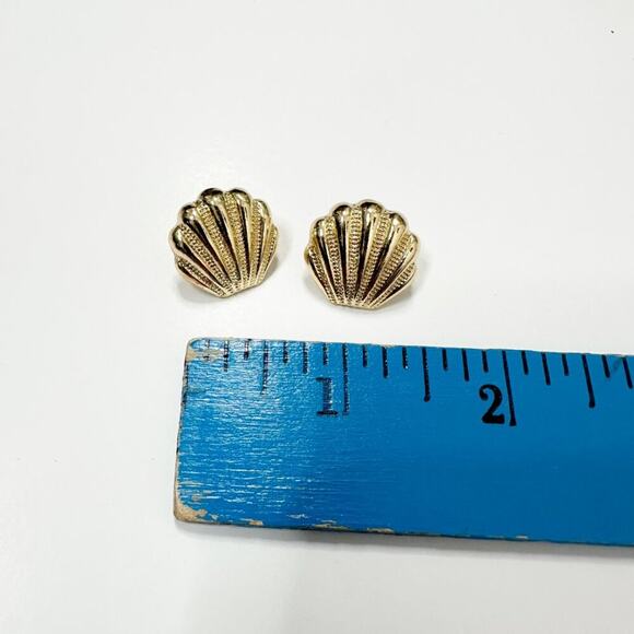 2/$30 NEW Dainty Delicate Sea Shell Earrings Gold or Silver Post Stud Backs 130 - Picture 14 of 15